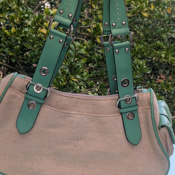 GUESS Green and Tan Women's Bag - Picture 16 of 17